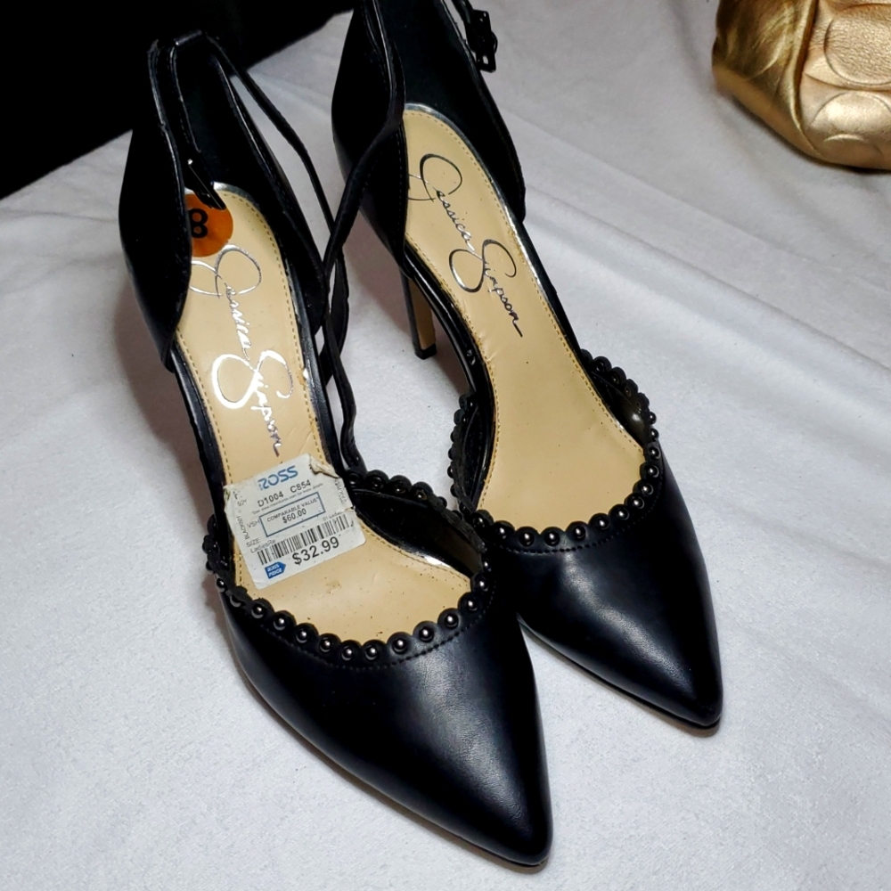 Jessica Simpson Black Heels with Pointed Toe and Scalloped Design